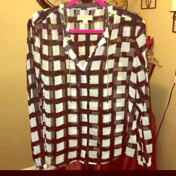 ⚡️🏷✂️MK Black & White w/gold accent blouse