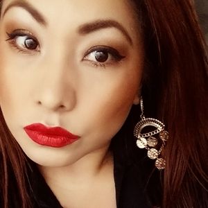 Meet your Posher, Tela