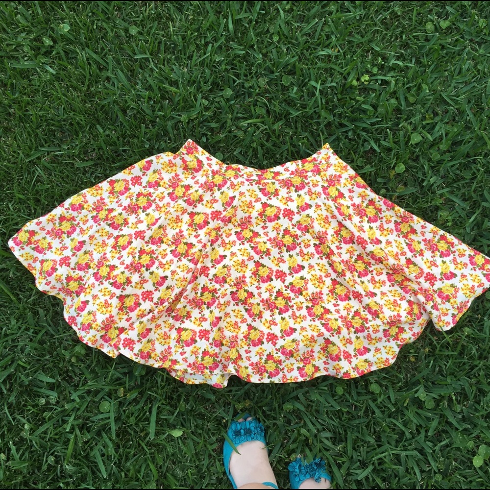 Forever 21 Lined Floral Skirt