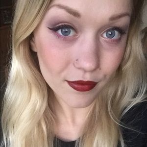 Meet your Posher, Becca