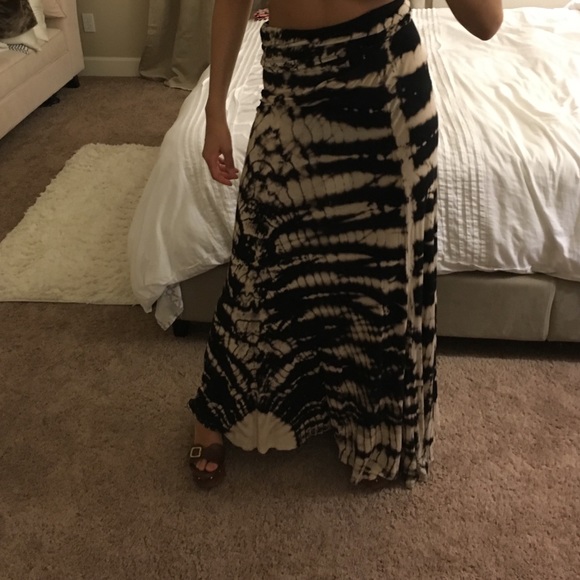 Maxi washout skirt - Picture 2 of 4