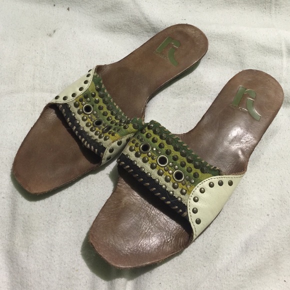Report sandals.