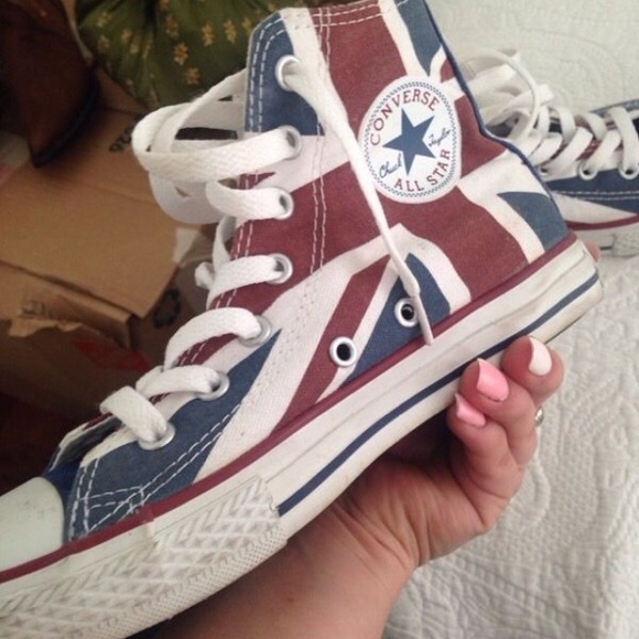 Converse! - Picture 2 of 3