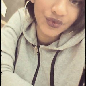 Meet your Posher, Naisha