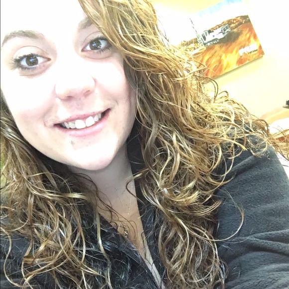 Meet your Posher, Carly - Picture 1 of 1