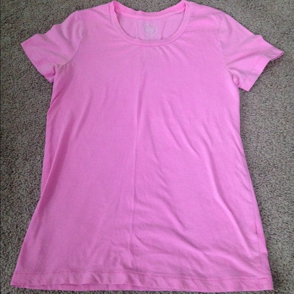 Plain soft pink t-shirt