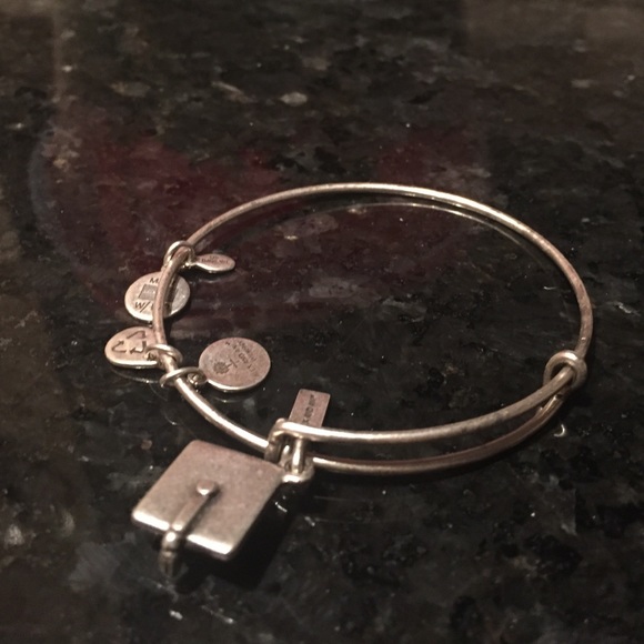 🌟🌟SOLD🌟🌟Graduation Cap Alex and Ani - Picture 2 of 3