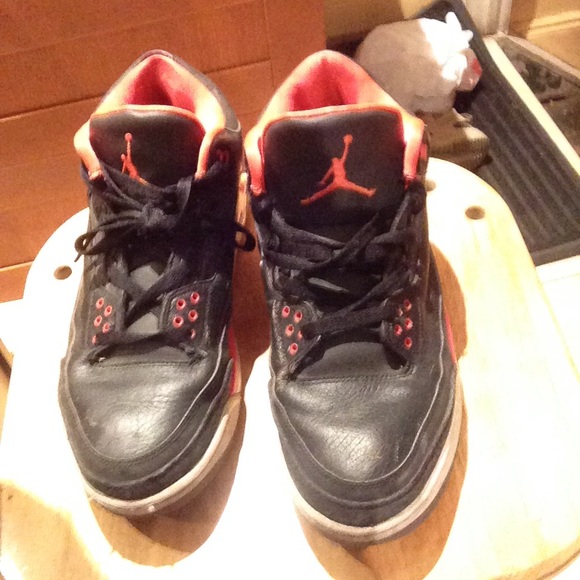 Air Jordan Crimson 3's 7/10 conditions - Picture 1 of 4