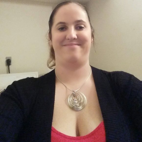 Meet your Posher, Heather - Picture 1 of 1