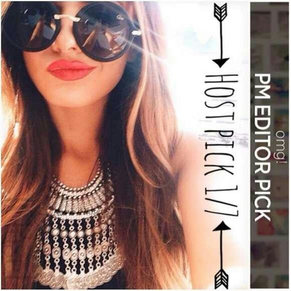 Jewelry | Large silver coin necklace - Picture 3 of 3