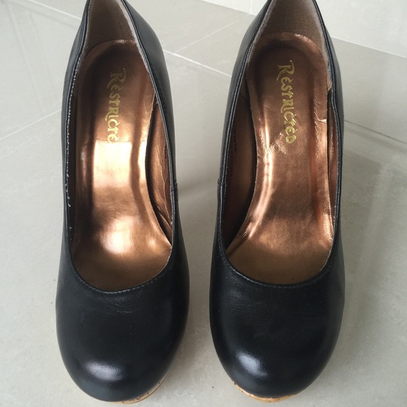 Restricted leather and cork heels size 6 - Picture 2 of 4