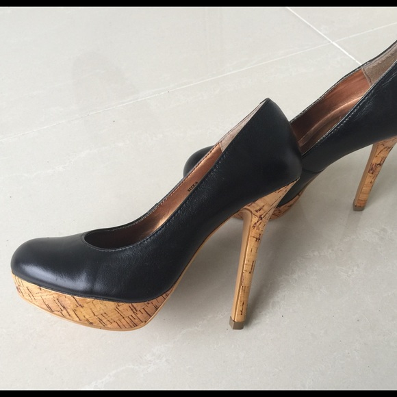 Restricted leather and cork heels size 6 - Picture 3 of 4