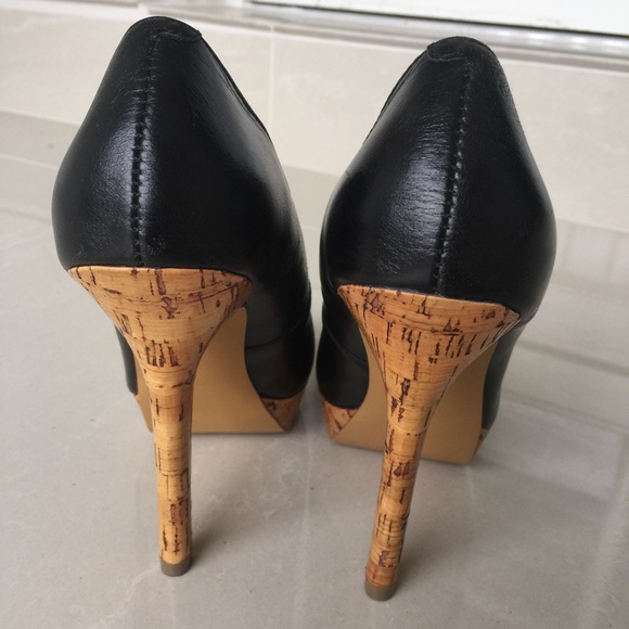 Restricted leather and cork heels size 6 - Picture 4 of 4