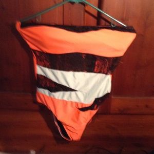 One piece new bathing suit, very sexy