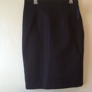 Black textured skirt
