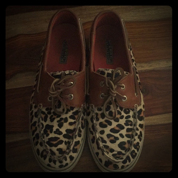 Leopard print sperrys