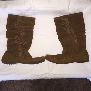 Minnetonka Josie fringe boots