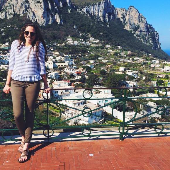 Meet your Posher, Alyssa