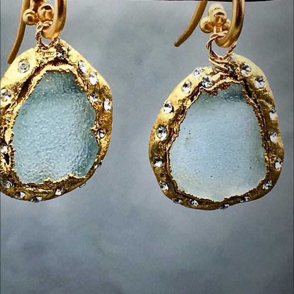 SOLD HPx2 🌺Blue Druzy pave earrings - Picture 3 of 3