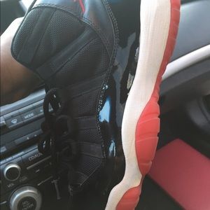 Bred 11's men's size 10