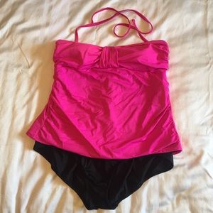 Catalina swim suit. Black/hot pink. Excellent 2x