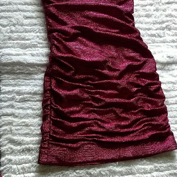 Unique Dress - Picture 2 of 4