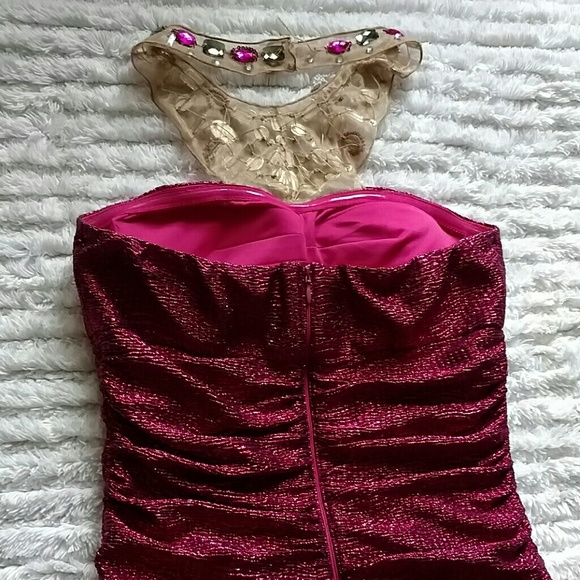 Unique Dress - Picture 3 of 4