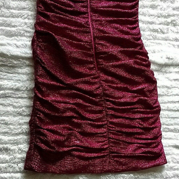 Unique Dress - Picture 4 of 4