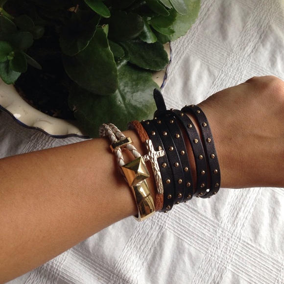 •leather&gold bracelet•