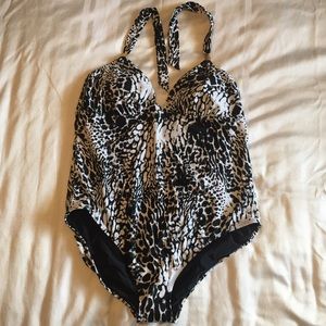 NWOT animal print bathing suit w/ gold detail. 18