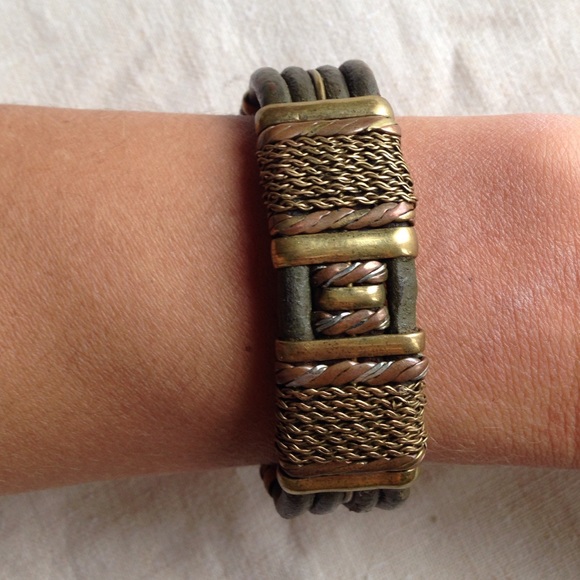 •vintage leather/metal bracelet•