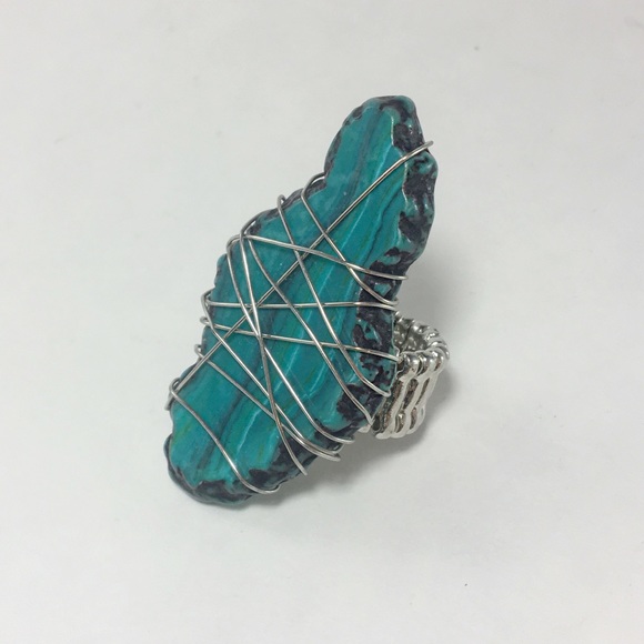 NWOT FRANCESCA’S COLLECTIONS ring - Picture 2 of 7