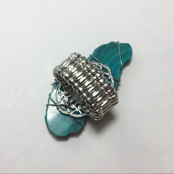 NWOT FRANCESCA’S COLLECTIONS ring - Picture 5 of 7