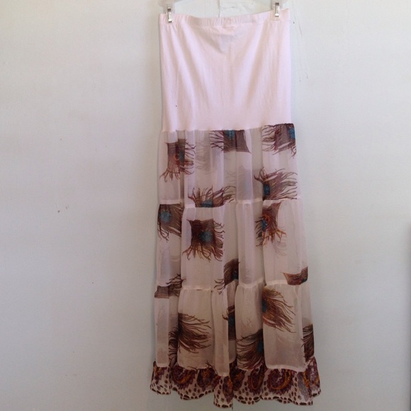 White skirt made in indo - Picture 1 of 2