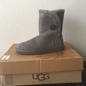 Brand New Ugg Mini Bailey Button Boots