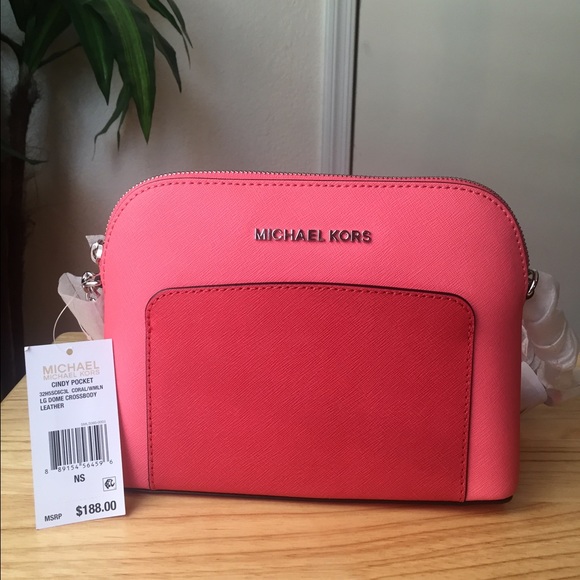 SOLDⓂ️Michael Kors Cindy crossbody