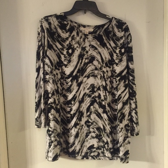 Black white top