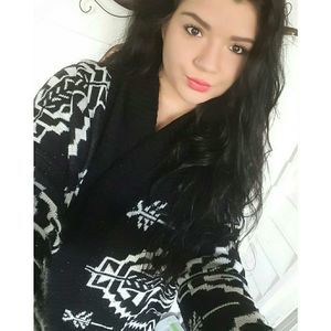 Meet your Posher, Kayla