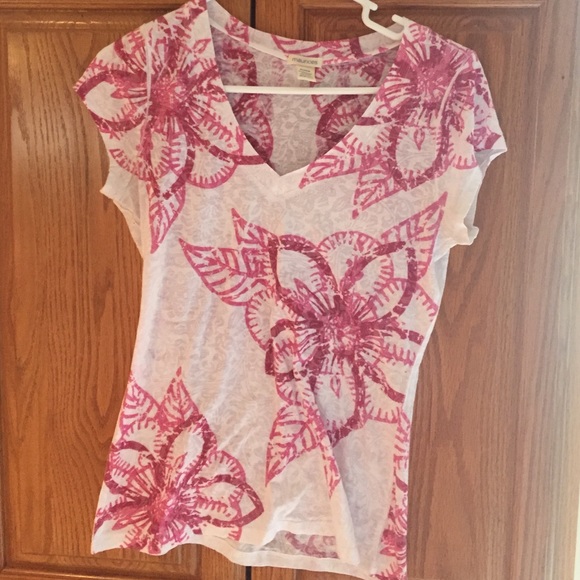 Pink and white Maurice tee