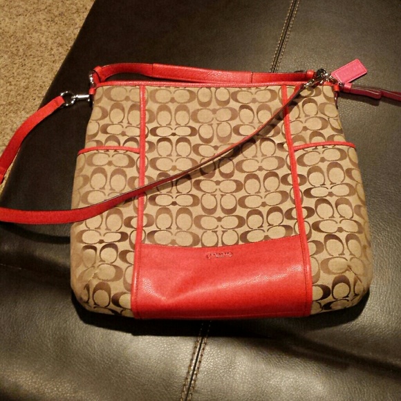 Authentic coach, perfect for spring!
