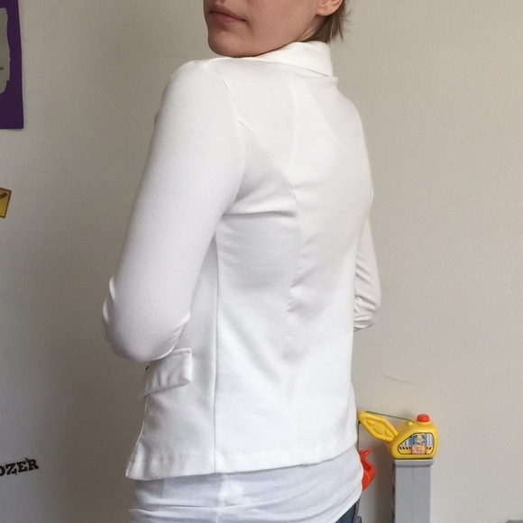 | SOLD | Deb Blazer - Picture 3 of 3