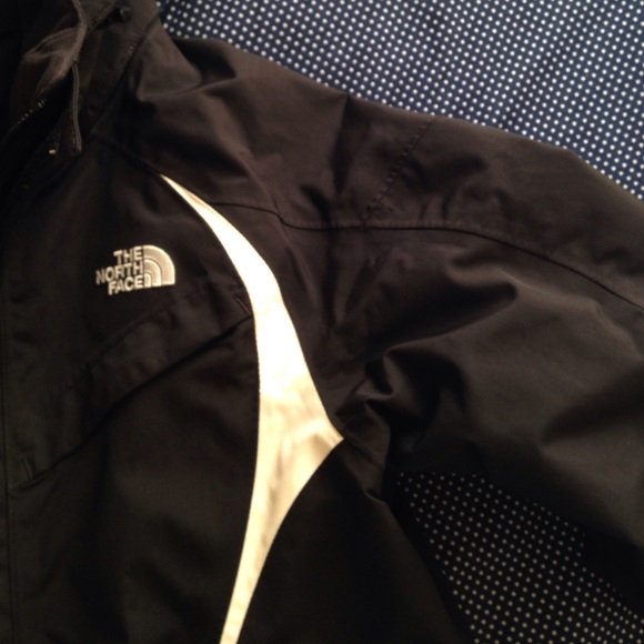 The North Face ski/ rain jacket - Picture 3 of 4