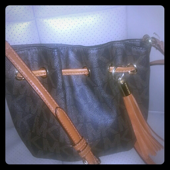 Authentic Michael kors crossbody