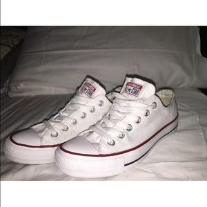 White All Star Converse Low Tops