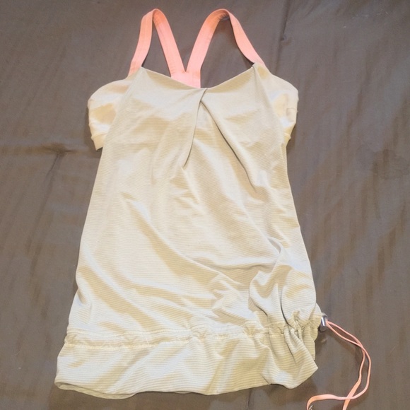Lululemon Medium Coverage No Limits Tank