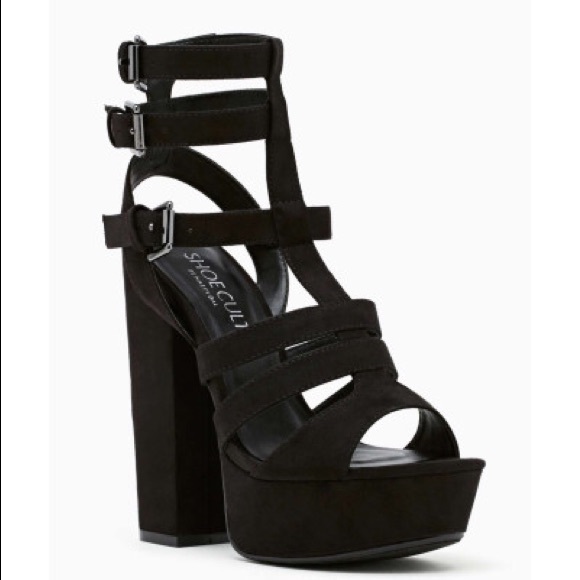 Black Shoe Cult Amplify Platform Sandal- Black