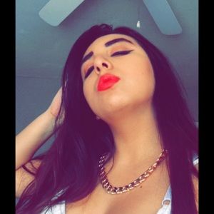 Meet your Posher, Nashelly