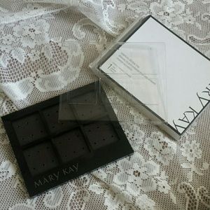 MK magnetic display tray