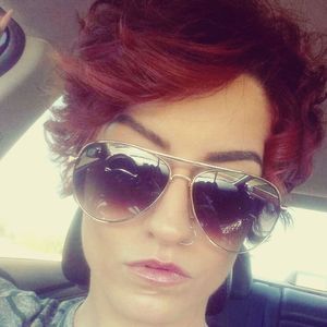 Meet your Posher, Eve