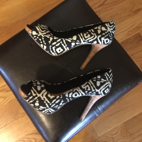 Aztec print peep toe cork high heels! NWOB